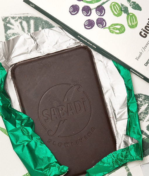 YOUTH - Cold-processed organic chocolate with açaí berries, rosehip, red orange zest, grape seeds extract and green tee extract - Image 3