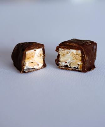 torroncino alla mandorla ricoperto
